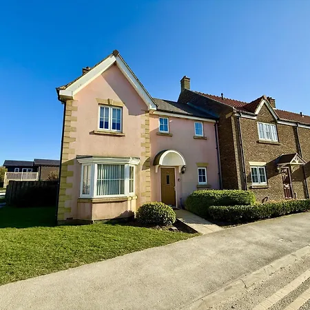 Paddys Corner - Part Of The The Bay Village With Pool, Gym And Direct Access, Pub, Restaurant, Tennis And Meadows Walks Filey