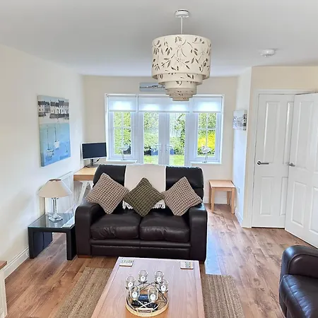 Paddys Corner - Part Of The The Bay Village With Pool, Gym And Direct Access, Pub, Restaurant, Tennis And Meadows Walks Vakantiehuis Filey