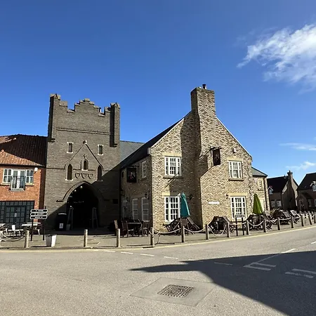 Paddys Corner - Part Of The The Bay Village With Pool, Gym And Direct Access, Pub, Restaurant, Tennis And Meadows Walks Feriehus *