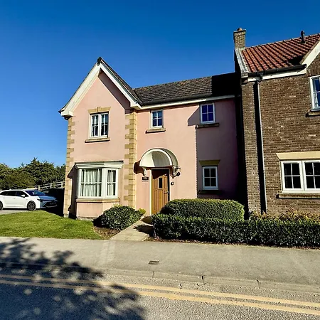 Paddys Corner - Part Of The The Bay Village With Pool, Gym And Direct Access, Pub, Restaurant, Tennis And Meadows Walks Semesterbostad