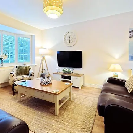 Paddys Corner - Part Of The The Bay Village With Pool, Gym And Direct Access, Pub, Restaurant, Tennis And Meadows Walks Filey