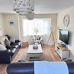 Paddys Corner - Part Of The The Bay Village With Pool, Gym And Direct Access, Pub, Restaurant, Tennis And Meadows Walks Filey